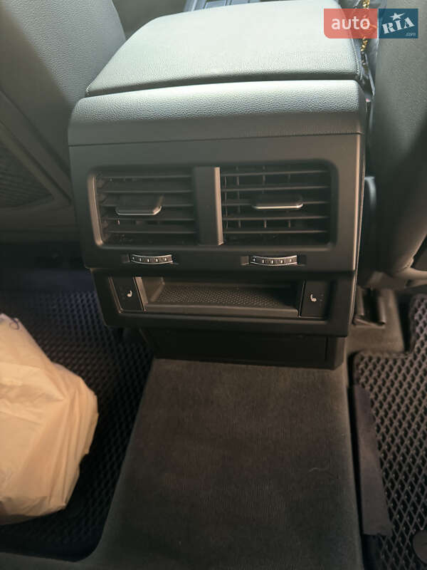 Внедорожник / Кроссовер Volkswagen Touareg 2020 в Киеве