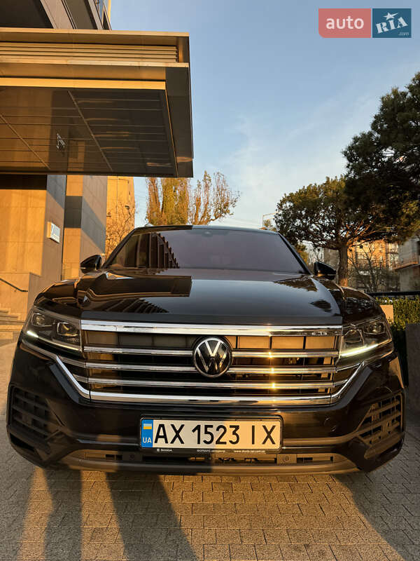 Внедорожник / Кроссовер Volkswagen Touareg 2020 в Киеве