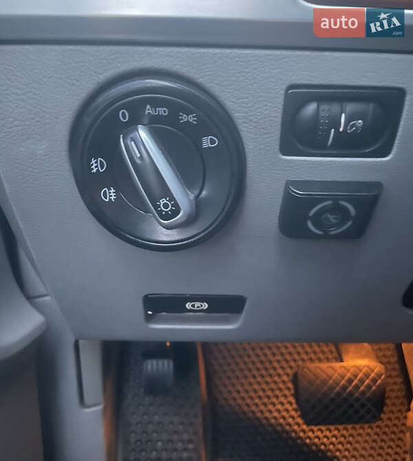 Внедорожник / Кроссовер Volkswagen Touareg 2004 в Киеве фото 9 Внедорожник / Кроссовер Volkswagen Touareg 2004 в Киеве