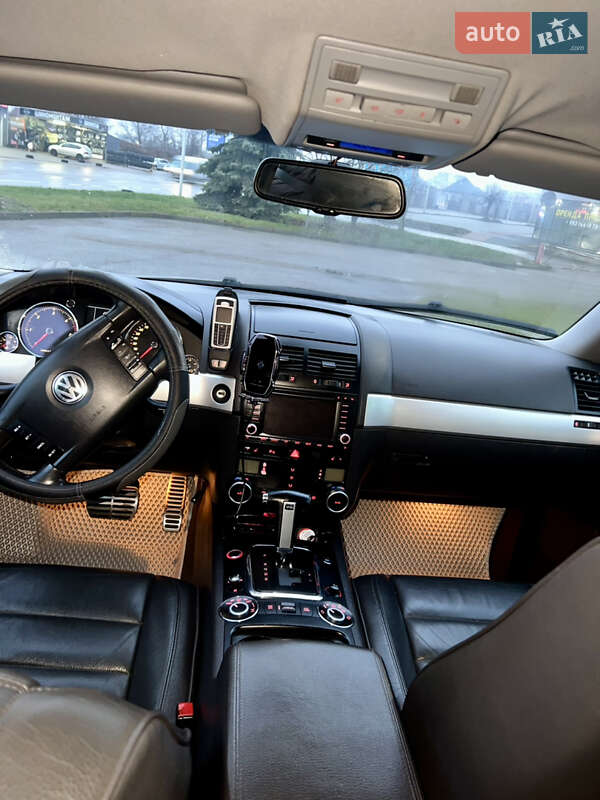 Позашляховик / Кросовер Volkswagen Touareg 2005 в Івано-Франківську