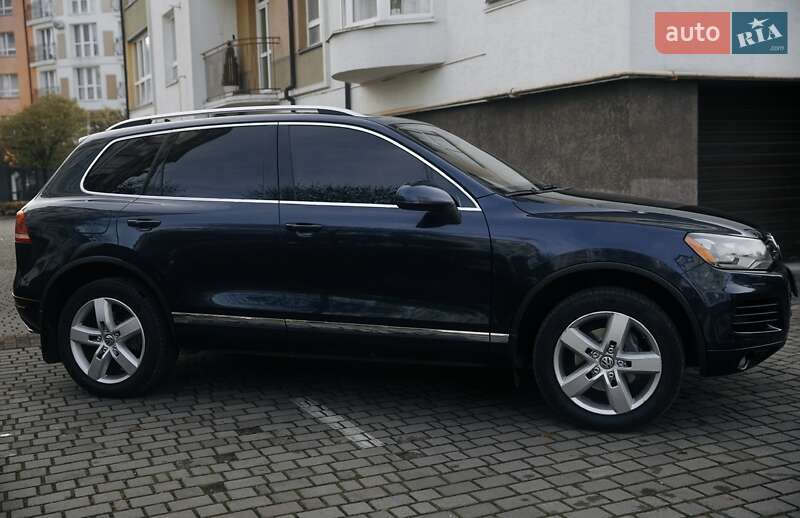 Внедорожник / Кроссовер Volkswagen Touareg 2011 в Ивано-Франковске