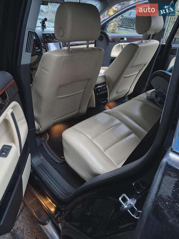 Внедорожник / Кроссовер Volkswagen Touareg 2008 в Львове