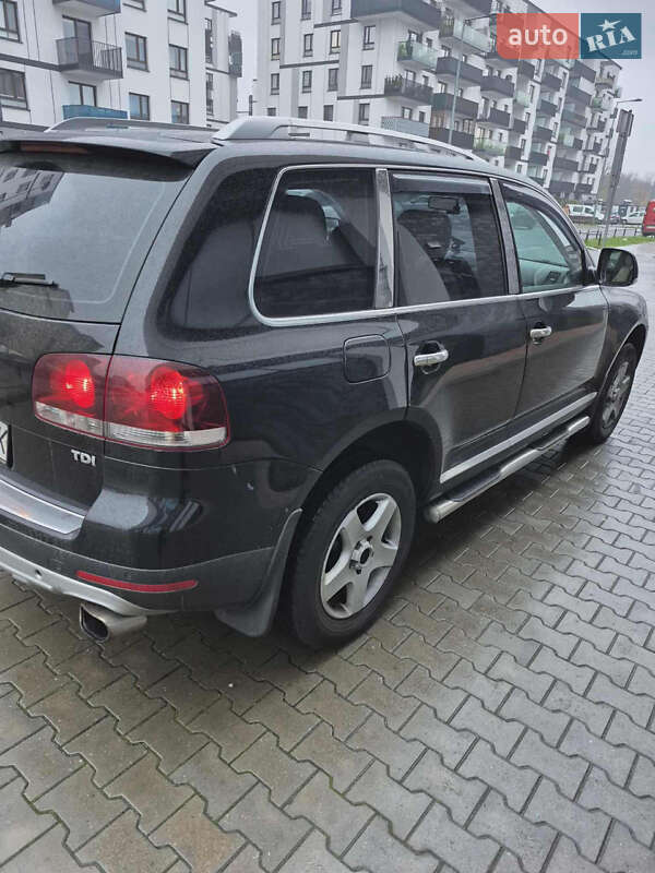 Внедорожник / Кроссовер Volkswagen Touareg 2008 в Львове