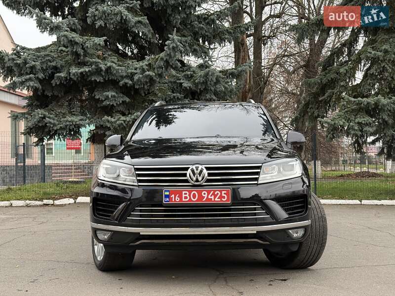 Внедорожник / Кроссовер Volkswagen Touareg 2016 в Виннице