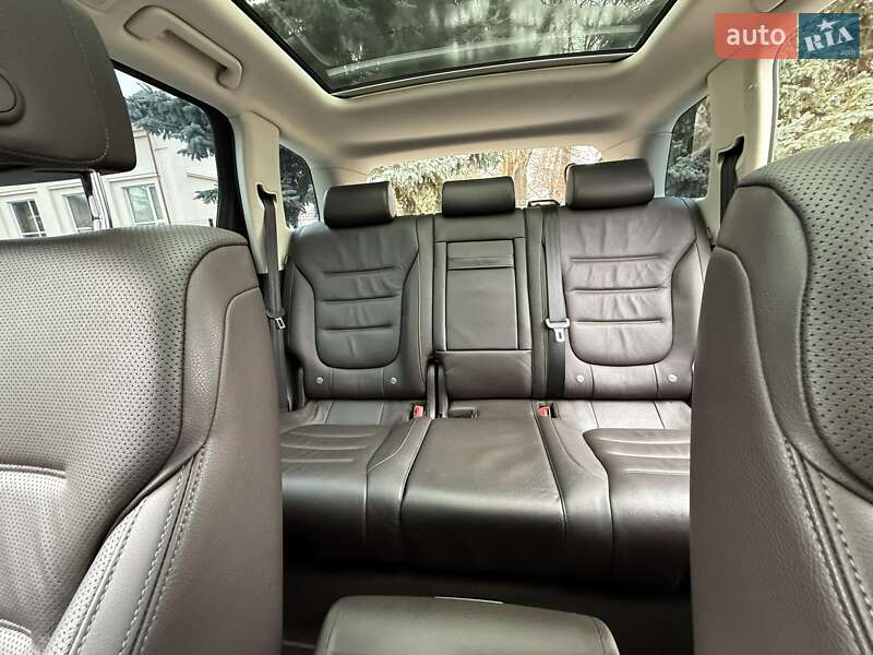 Внедорожник / Кроссовер Volkswagen Touareg 2016 в Виннице