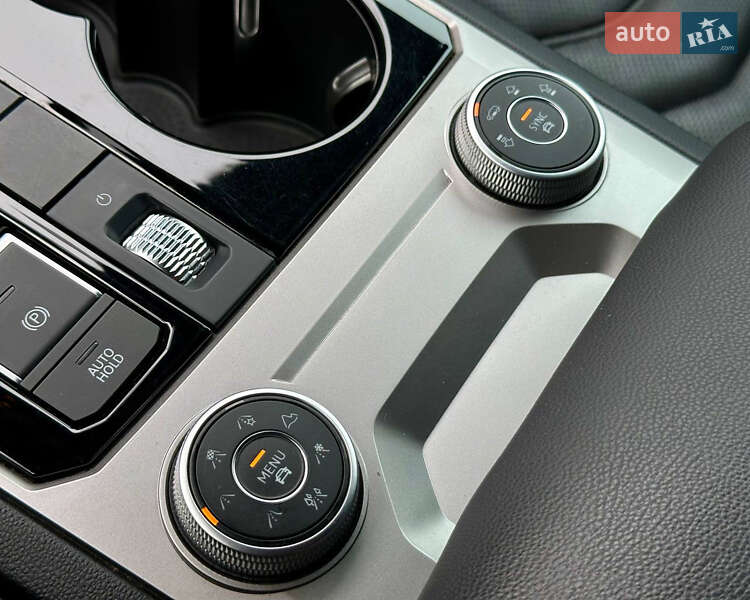 Внедорожник / Кроссовер Volkswagen Touareg 2019 в Киеве фото 36 Внедорожник / Кроссовер Volkswagen Touareg 2019 в Киеве