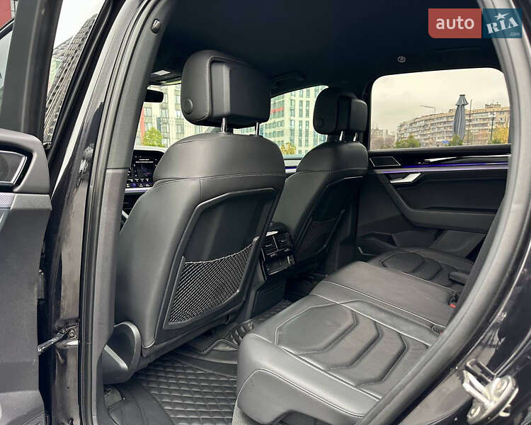 Внедорожник / Кроссовер Volkswagen Touareg 2019 в Киеве фото 47 Внедорожник / Кроссовер Volkswagen Touareg 2019 в Киеве