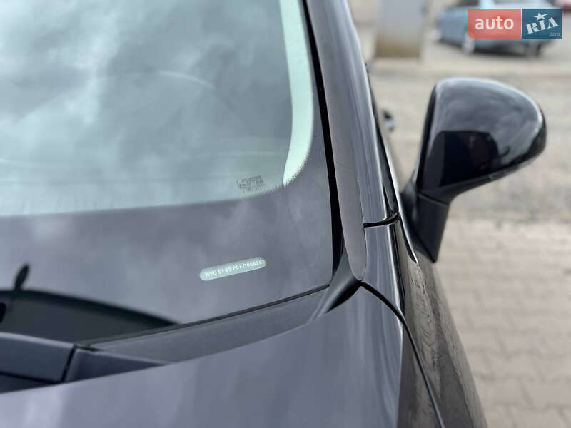 Внедорожник / Кроссовер Volkswagen Touareg 2015 в Луцке