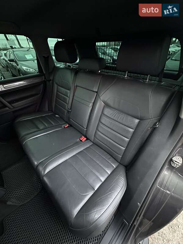 Внедорожник / Кроссовер Volkswagen Touareg 2008 в Белогородке