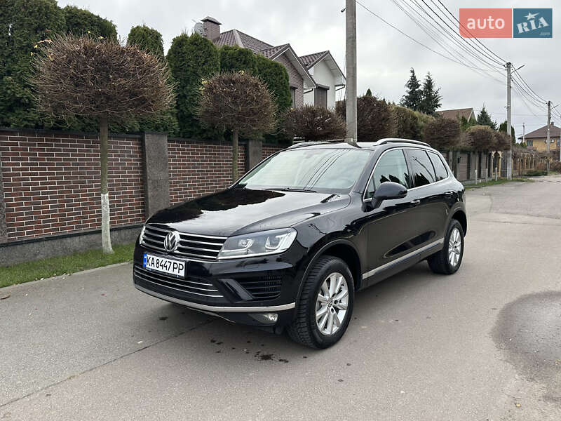 Внедорожник / Кроссовер Volkswagen Touareg 2017 в Киеве