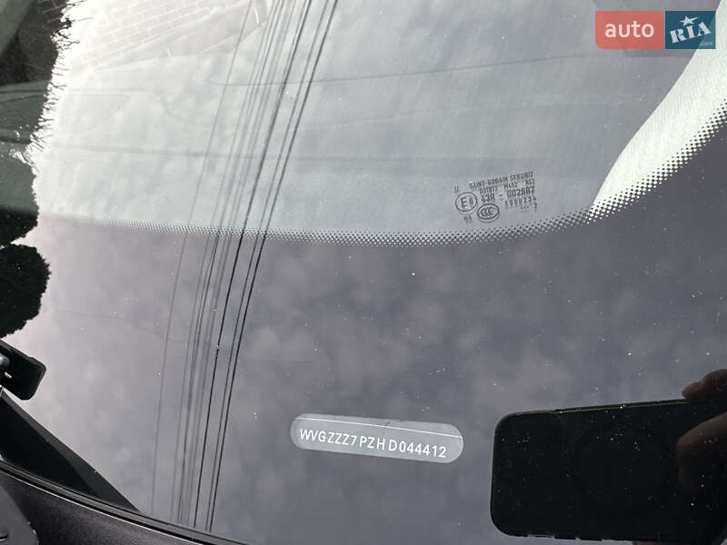 Внедорожник / Кроссовер Volkswagen Touareg 2017 в Киеве