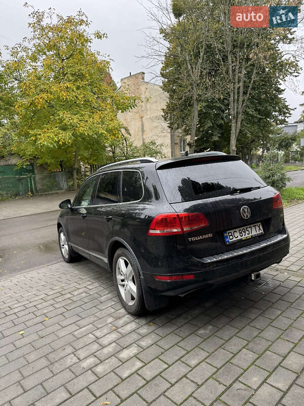 Позашляховик / Кросовер Volkswagen Touareg 2012 в Львові