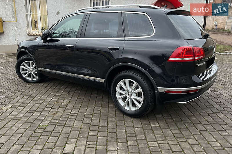 Внедорожник / Кроссовер Volkswagen Touareg 2016 в Киеве