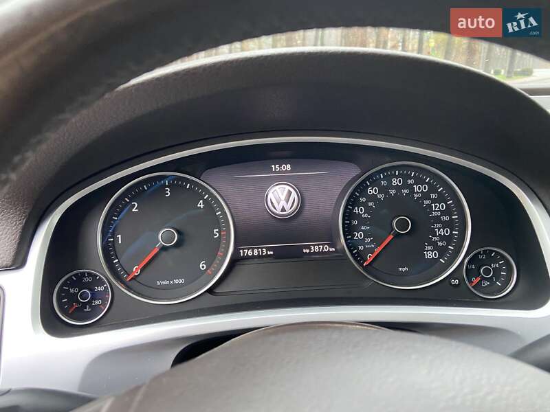 Позашляховик / Кросовер Volkswagen Touareg 2012 в Львові