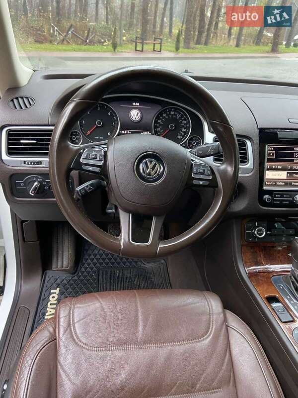 Позашляховик / Кросовер Volkswagen Touareg 2012 в Львові