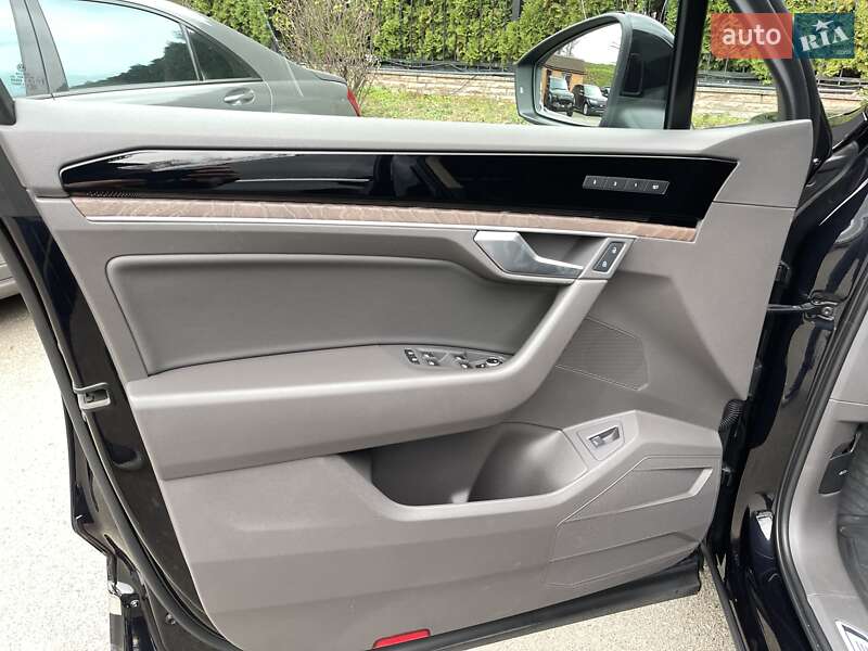 Внедорожник / Кроссовер Volkswagen Touareg 2020 в Киеве фото 13 Внедорожник / Кроссовер Volkswagen Touareg 2020 в Киеве