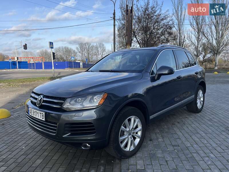 Позашляховик / Кросовер Volkswagen Touareg 2014 в Кам'янському