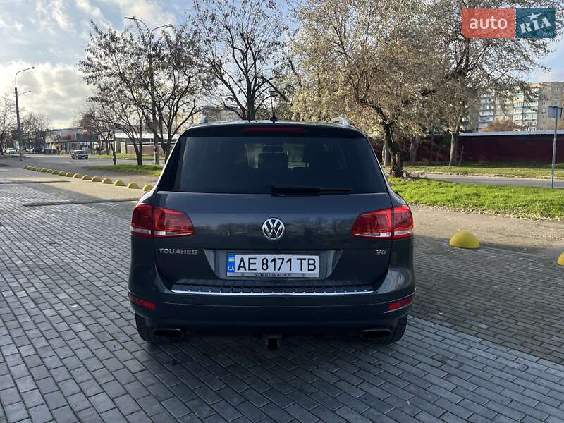 Позашляховик / Кросовер Volkswagen Touareg 2014 в Кам'янському