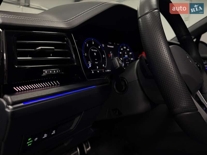 Внедорожник / Кроссовер Volkswagen Touareg 2024 в Тернополе