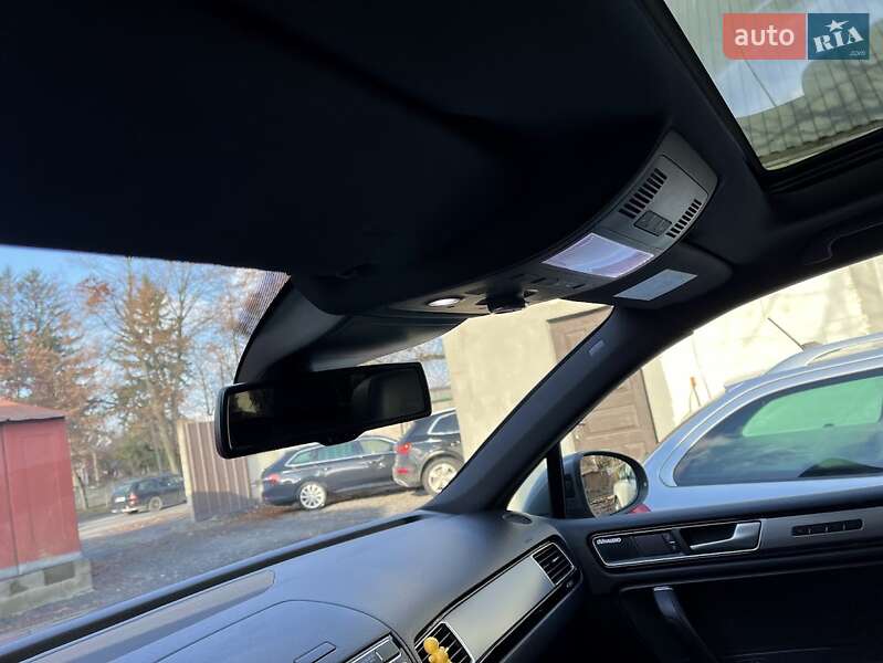 Внедорожник / Кроссовер Volkswagen Touareg 2016 в Луцке