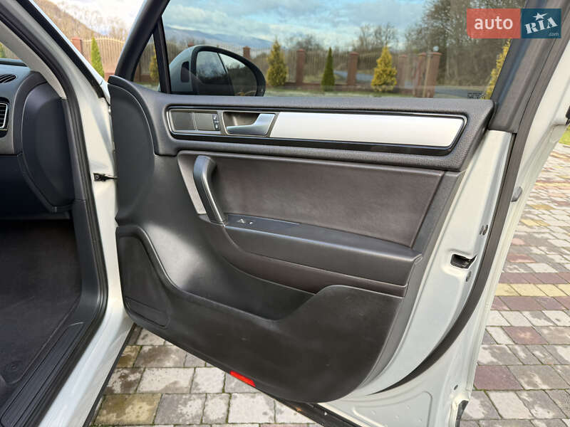 Внедорожник / Кроссовер Volkswagen Touareg 2012 в Сваляве фото 41 Внедорожник / Кроссовер Volkswagen Touareg 2012 в Сваляве