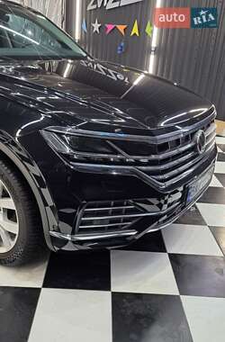 Внедорожник / Кроссовер Volkswagen Touareg 2018 в Хмельницком