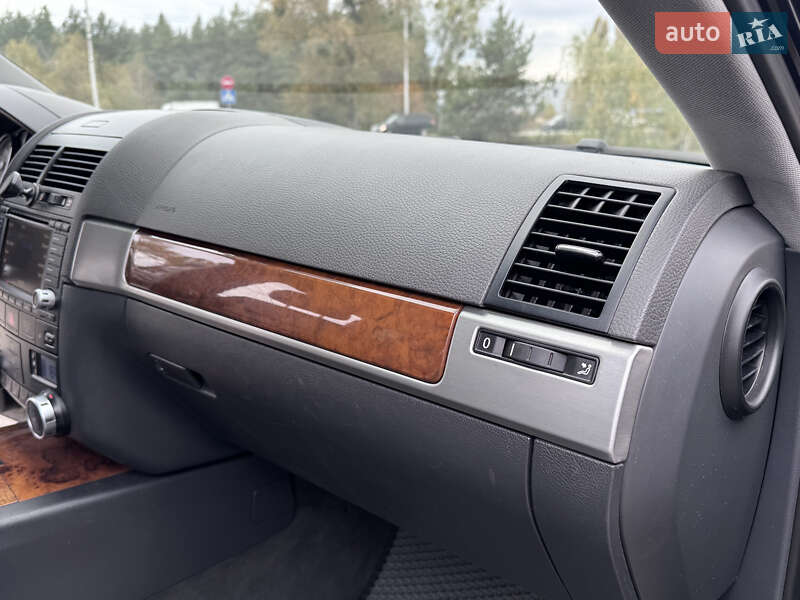 Позашляховик / Кросовер Volkswagen Touareg 2007 в Києві