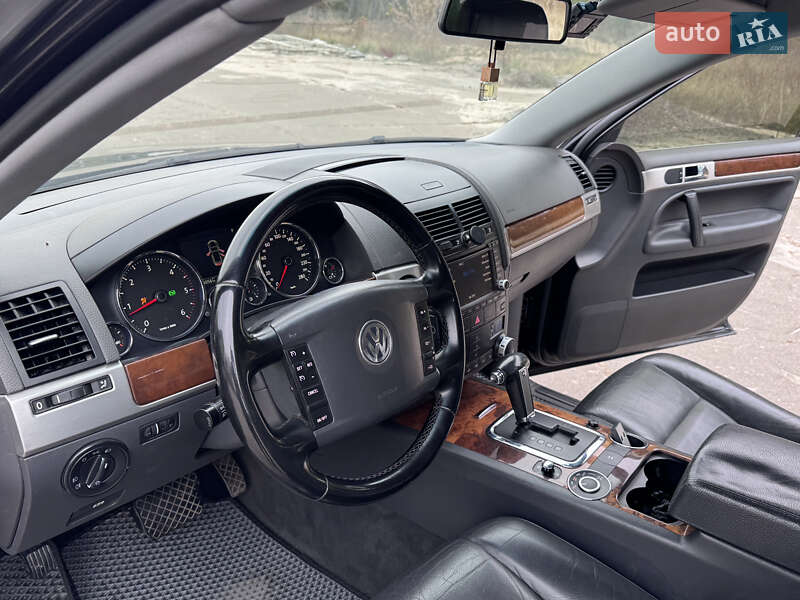 Позашляховик / Кросовер Volkswagen Touareg 2007 в Києві