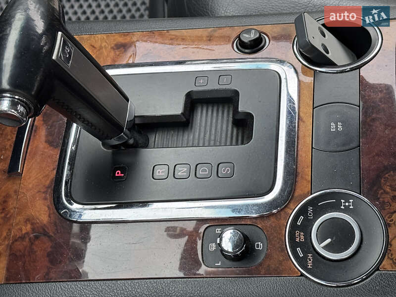 Позашляховик / Кросовер Volkswagen Touareg 2007 в Києві