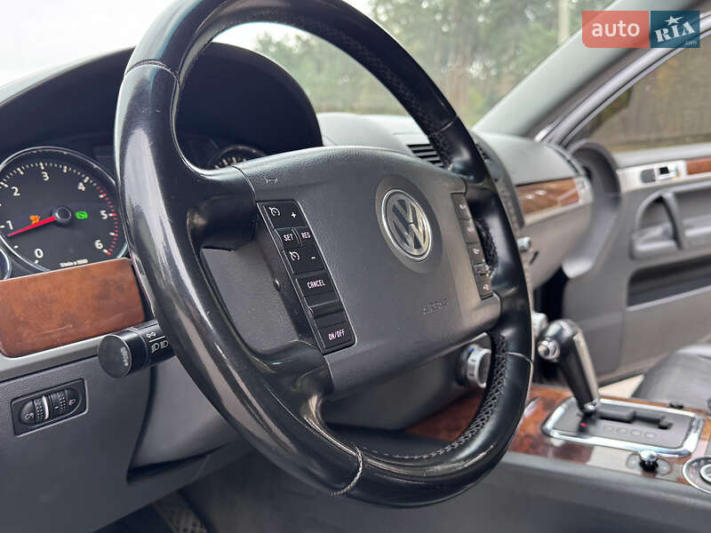 Позашляховик / Кросовер Volkswagen Touareg 2007 в Києві