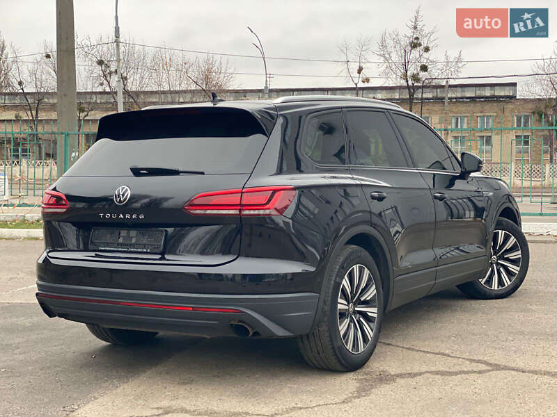 Внедорожник / Кроссовер Volkswagen Touareg 2020 в Киеве