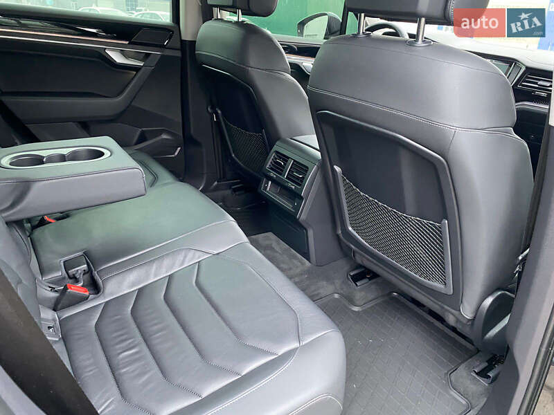 Внедорожник / Кроссовер Volkswagen Touareg 2020 в Киеве