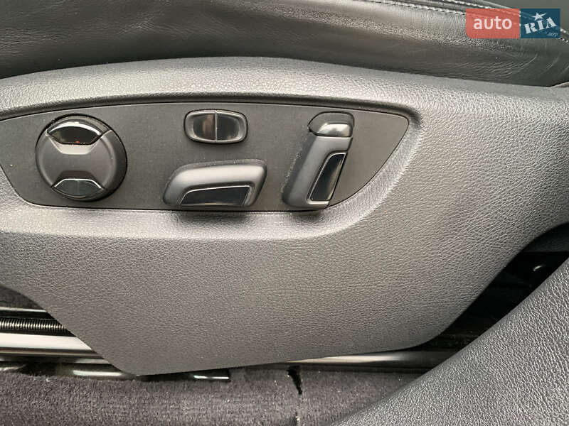 Внедорожник / Кроссовер Volkswagen Touareg 2016 в Одессе