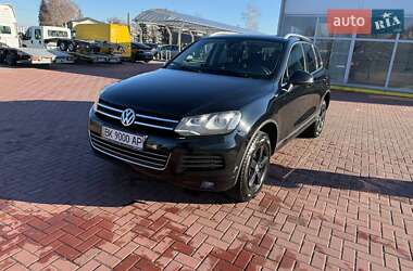 Внедорожник / Кроссовер Volkswagen Touareg 2013 в Ровно