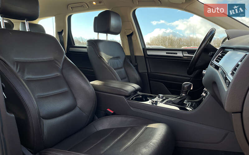 Внедорожник / Кроссовер Volkswagen Touareg 2012 в Львове фото 15 Внедорожник / Кроссовер Volkswagen Touareg 2012 в Львове