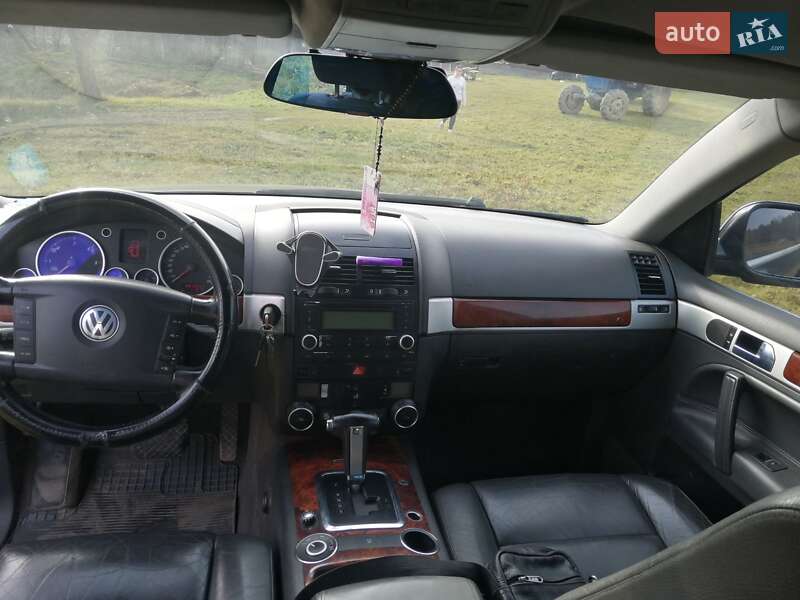 Внедорожник / Кроссовер Volkswagen Touareg 2005 в Львове