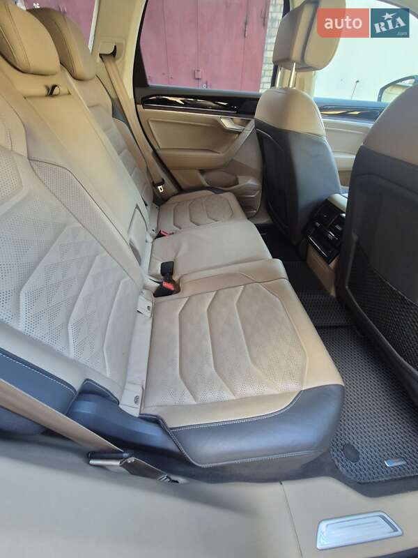 Внедорожник / Кроссовер Volkswagen Touareg 2023 в Киеве