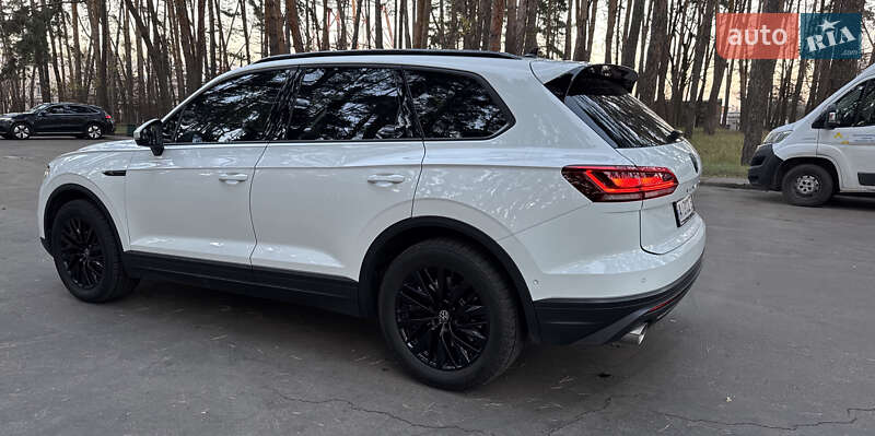 Внедорожник / Кроссовер Volkswagen Touareg 2018 в Черкассах