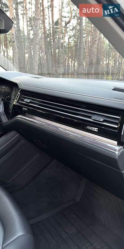 Внедорожник / Кроссовер Volkswagen Touareg 2018 в Черкассах