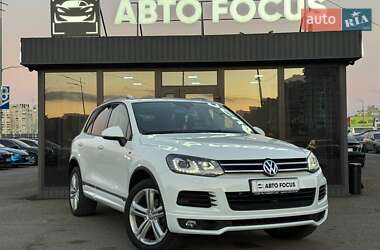 Внедорожник / Кроссовер Volkswagen Touareg 2012 в Киеве