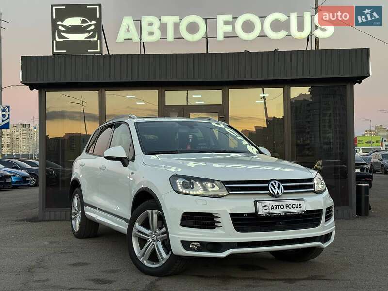 Внедорожник / Кроссовер Volkswagen Touareg 2012 в Киеве