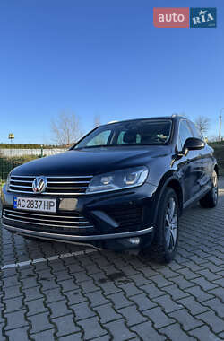 Внедорожник / Кроссовер Volkswagen Touareg 2015 в Луцке