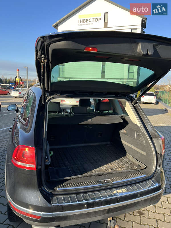 Внедорожник / Кроссовер Volkswagen Touareg 2015 в Луцке