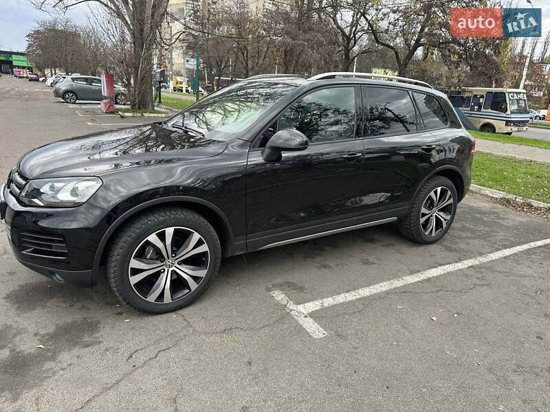 Внедорожник / Кроссовер Volkswagen Touareg 2011 в Одессе