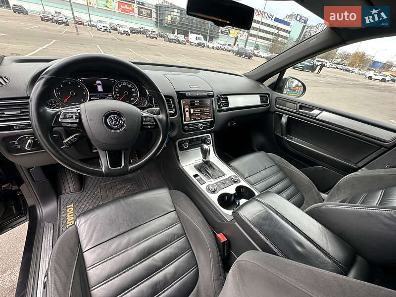 Внедорожник / Кроссовер Volkswagen Touareg 2011 в Одессе