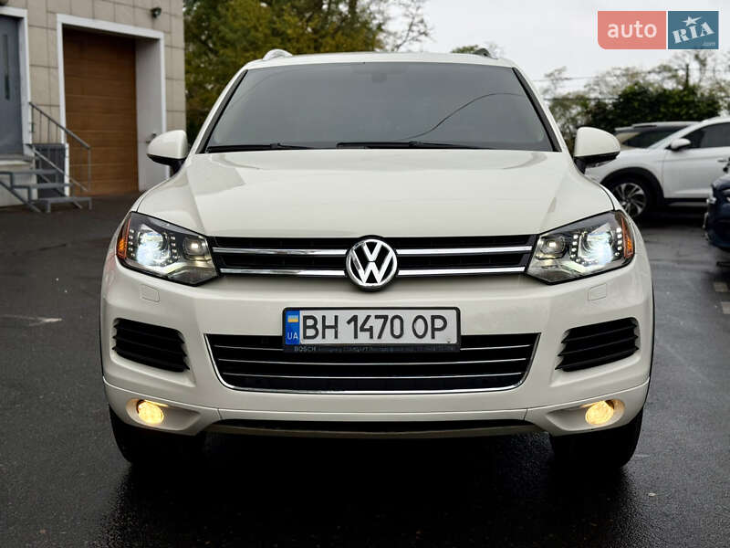 Внедорожник / Кроссовер Volkswagen Touareg 2011 в Одессе