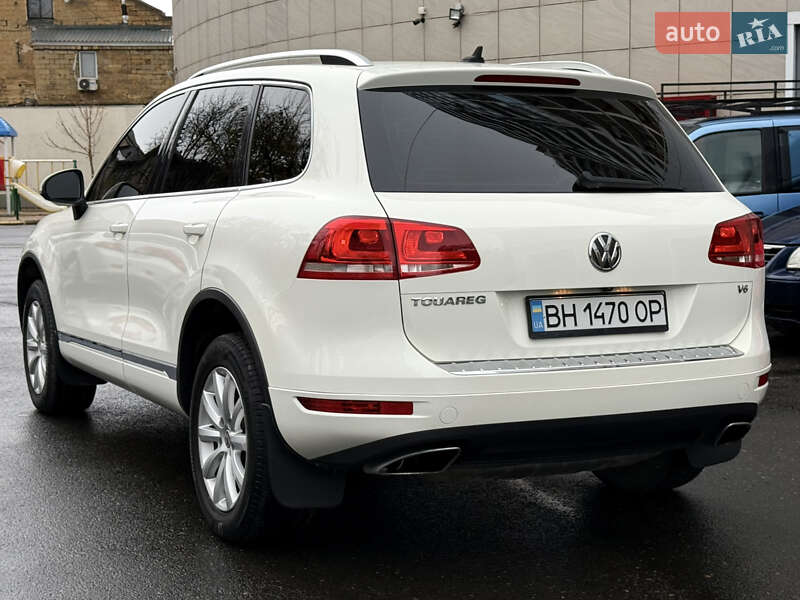Внедорожник / Кроссовер Volkswagen Touareg 2011 в Одессе