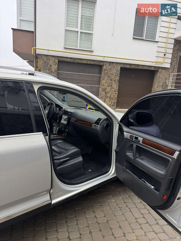 Внедорожник / Кроссовер Volkswagen Touareg 2009 в Львове