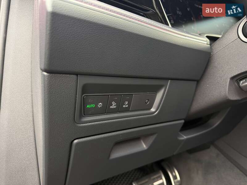 Внедорожник / Кроссовер Volkswagen Touareg 2023 в Киеве