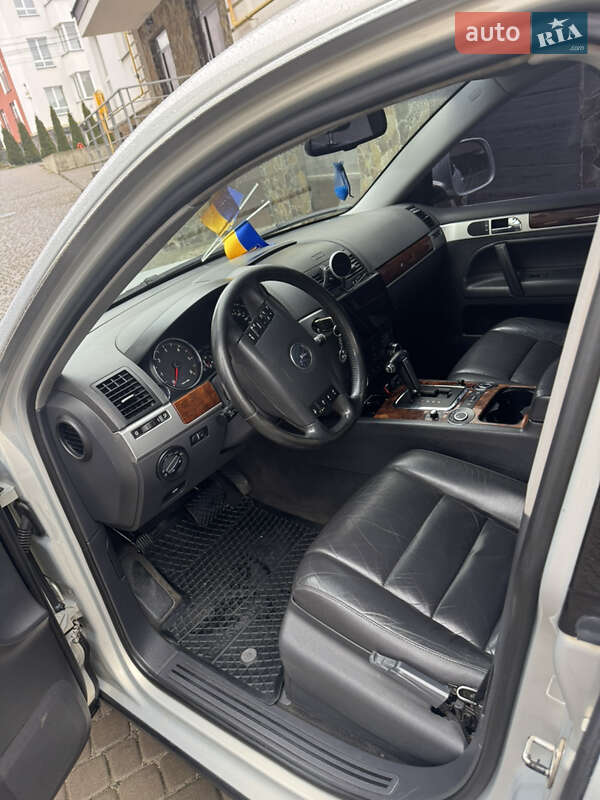 Внедорожник / Кроссовер Volkswagen Touareg 2009 в Львове